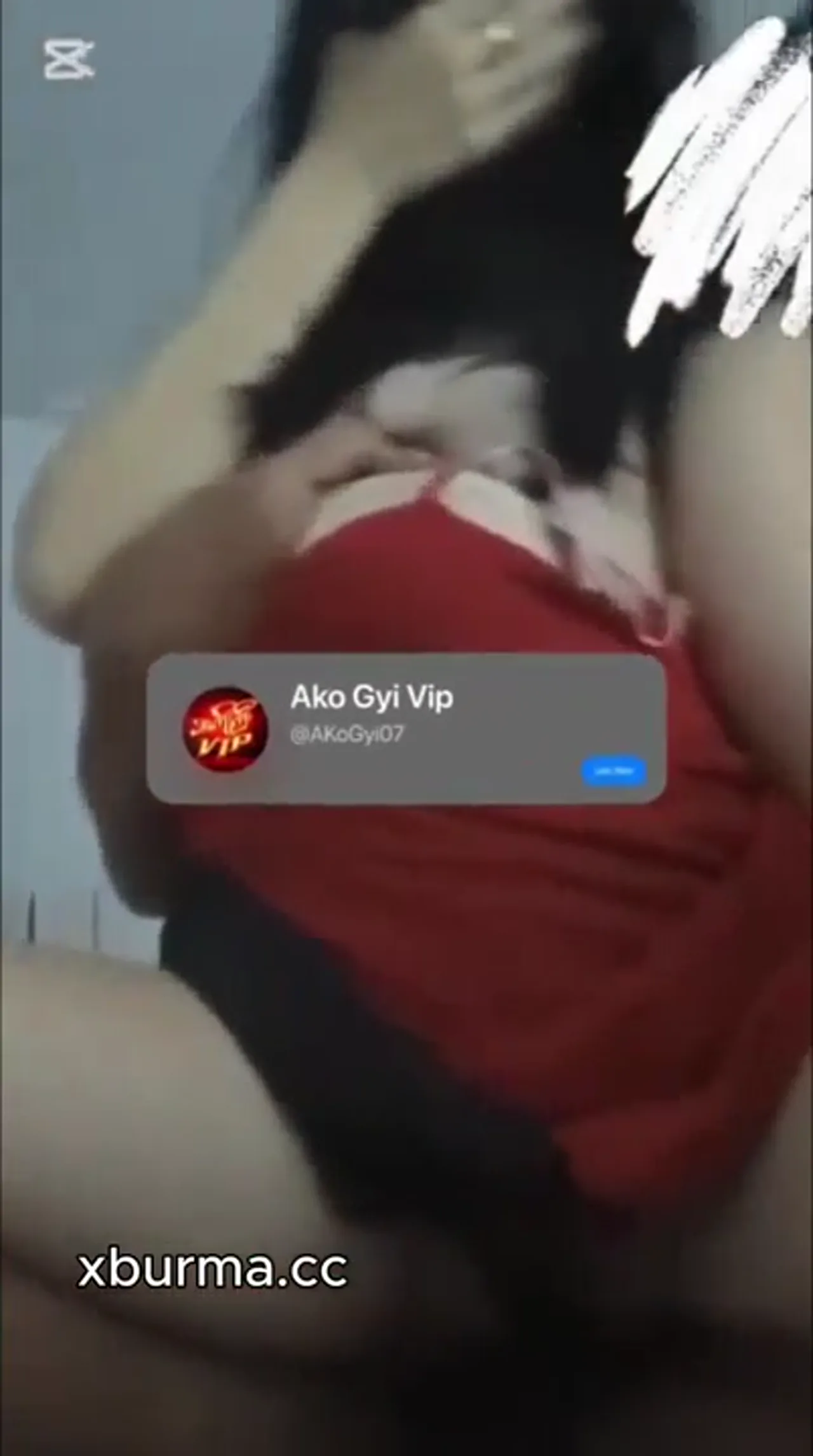 ရှ က်ကိုးရှ က်ကန်းနဲ့ ပေါင်ပေါ်တက်ပြီး အချစ်ပြနေတဲ့ စော်လေး