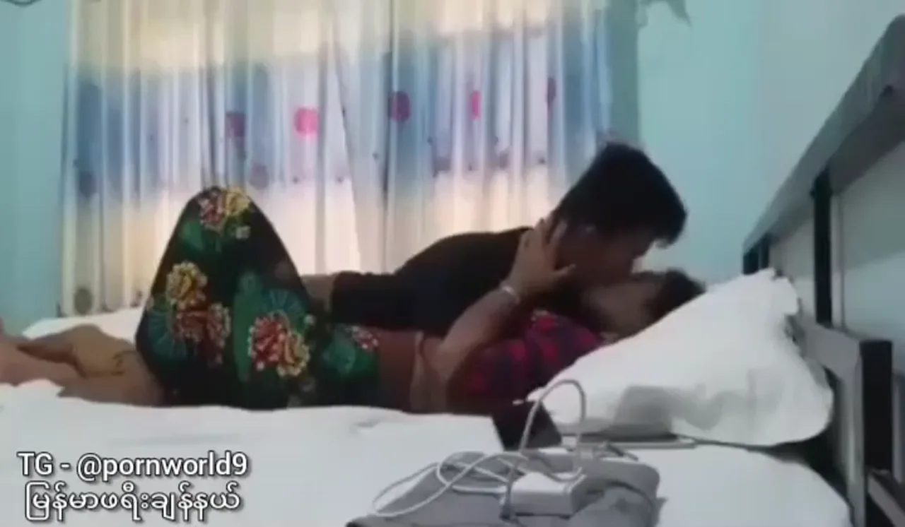 ဘယ်ချိန်မှပီးမှာလည်း တစ်ညထဲတောင်ပီးမှာလားတဲ့ ကျော်ကြီးကိုမေးပီလေစော်က